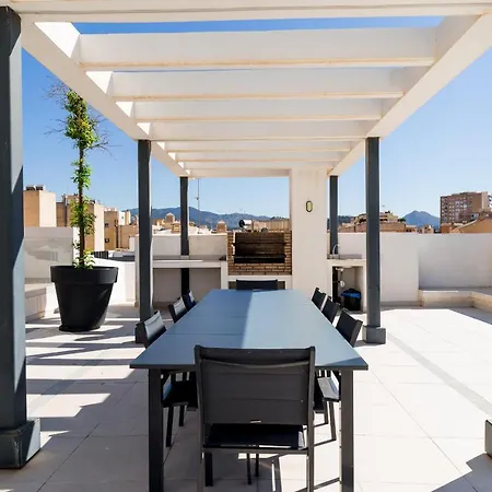 Deluxe Con Piscina, Terraza & Parking Apartment